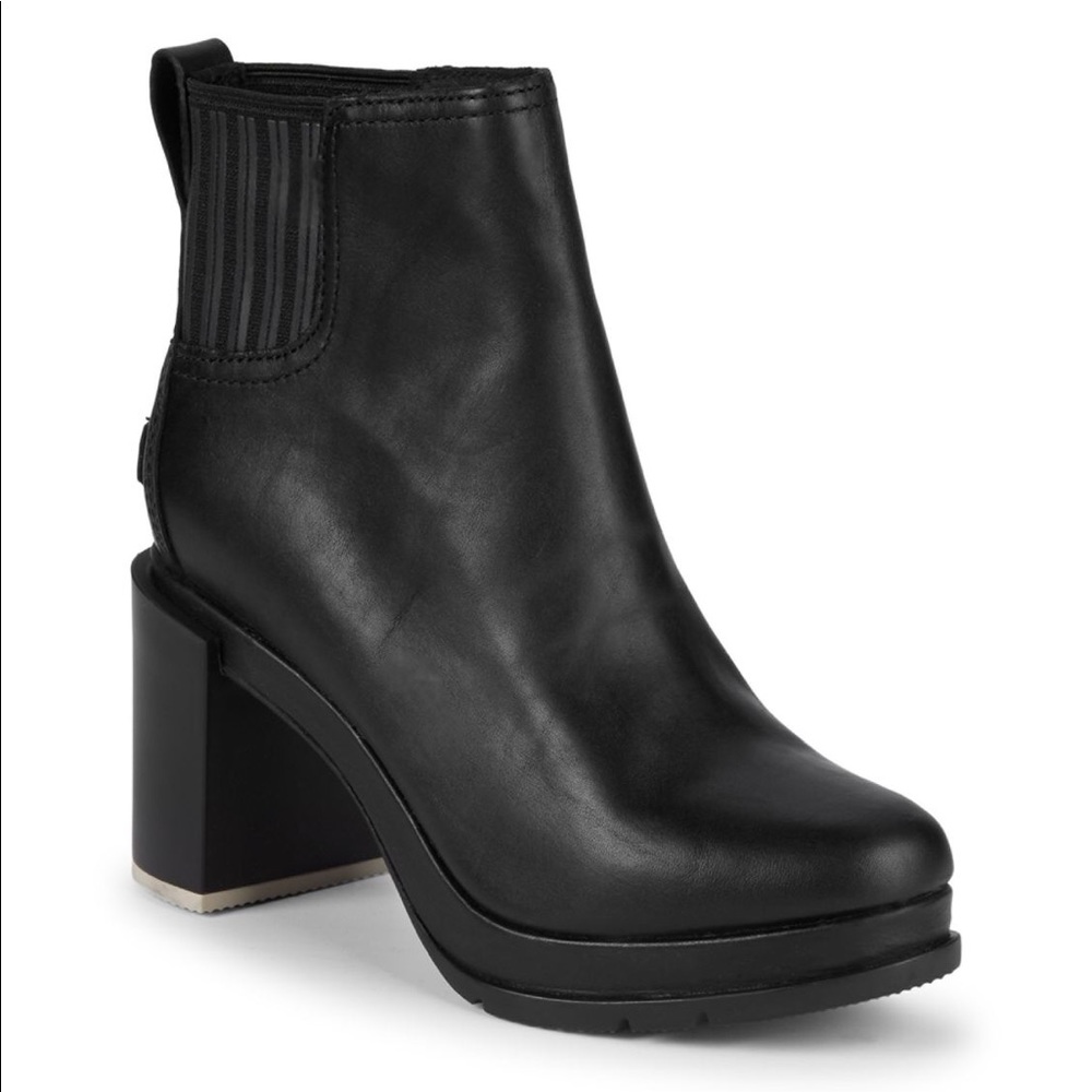 Sorel Leather Chelsea Boots